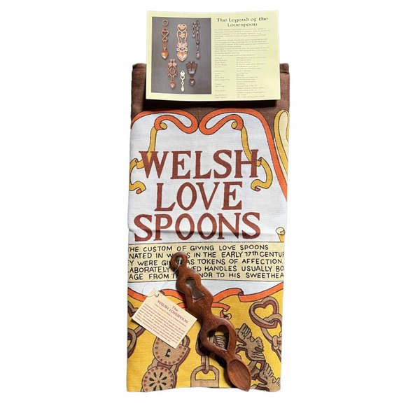 Vintage NWT Welsh Hand-Carved Lovespoon & 100% Cotton Printed Tea Towel Set - Picture 9 of 10